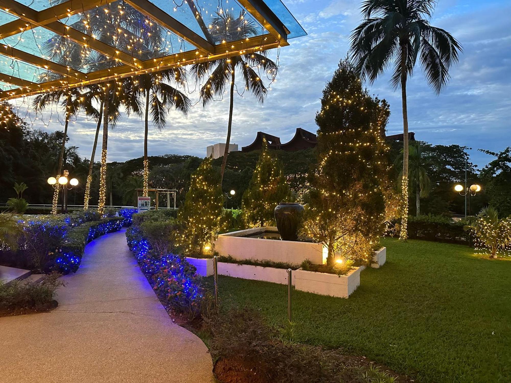 Beach Resort Home Stay Sri Sayang Apartment Batu Ferringhi 2Bedroom Экстерьер фото